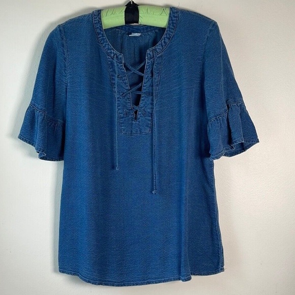 Old Navy Textured Chambray Lace Front Top - Picture 2 of 9